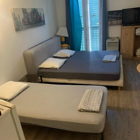 Cathedrale Au Coeur De La Citee Imperiale Pour 3 A 4 Pers Proche Des Belles Plages Et De Toutes Commodites Port A 2mn Appartement