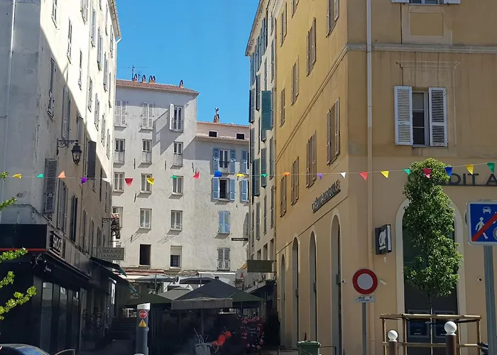 Cathedrale Au Coeur De La Citee Imperiale Pour 3 A 4 Pers Proche Des Belles Plages Et De Toutes Commodites Port A 2mn * Ajaccio (Corsica)